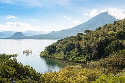 atitlan lac étendu uai - Les globe blogueurs - blog voyage nature