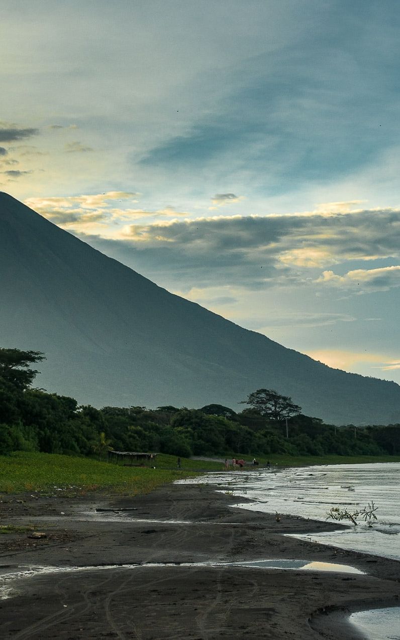 plage ile d'ometepe coucher de soleil santo domingo nicaragua