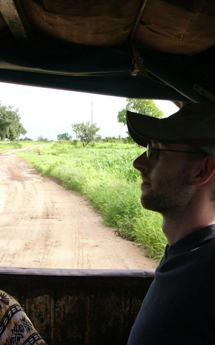 A l'arrière du bus au Sénégal
