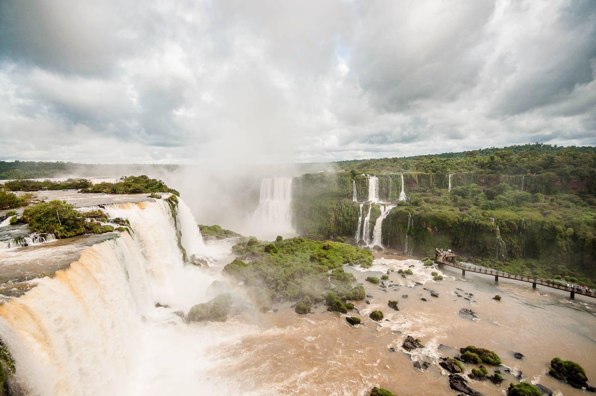 Iguazu cascades brésil ponton - Les globe blogueurs - blog voyage nature