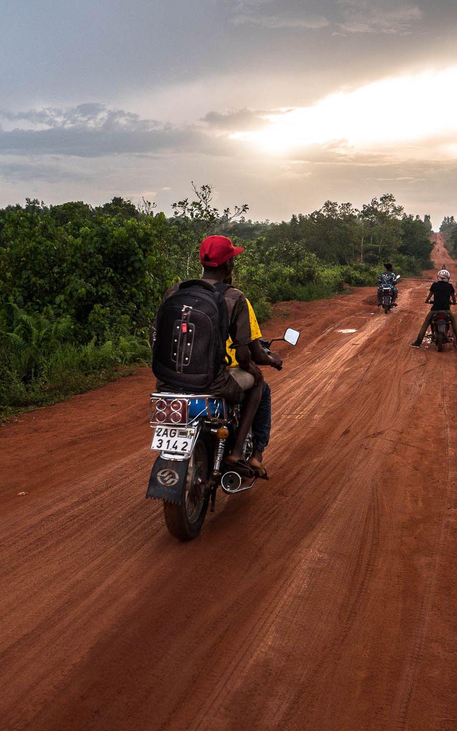 road trip moto sur les pistes du bénin - de cotonou à ouidah