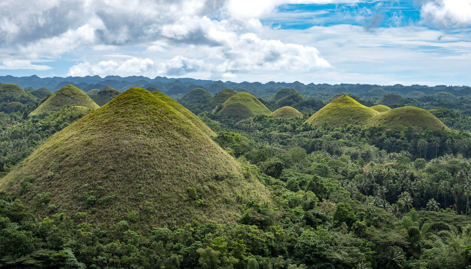 chocolate hills philippines bohol