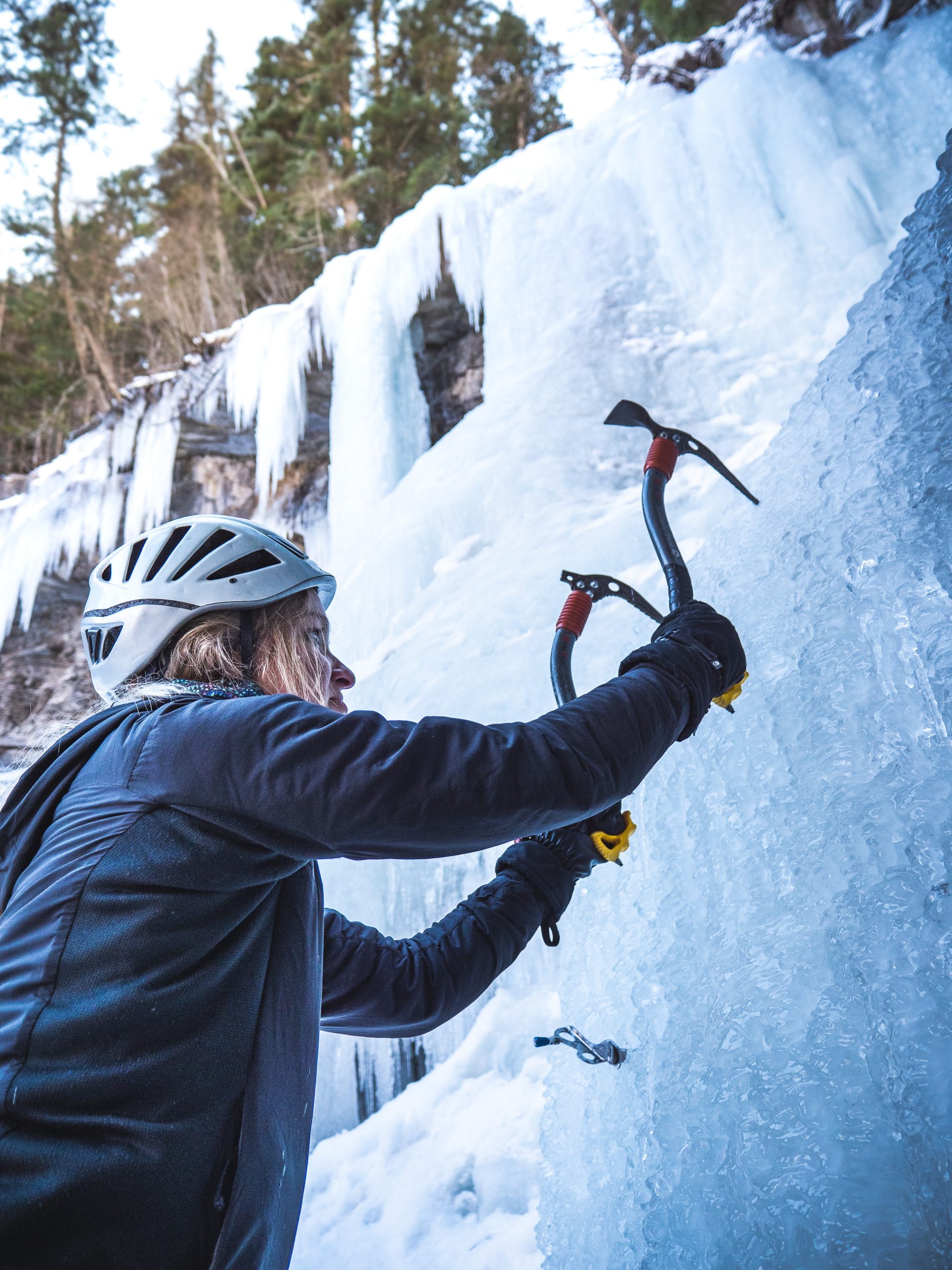 escalade sur cascade de glace à tester en islande