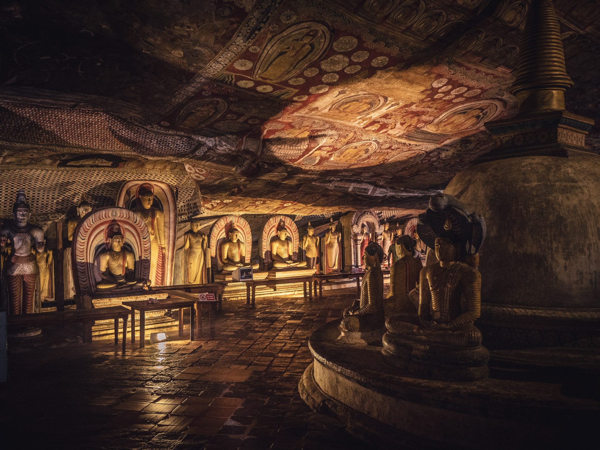 Temple d'or de dambulla au Sri Lanka - grotte sacrée