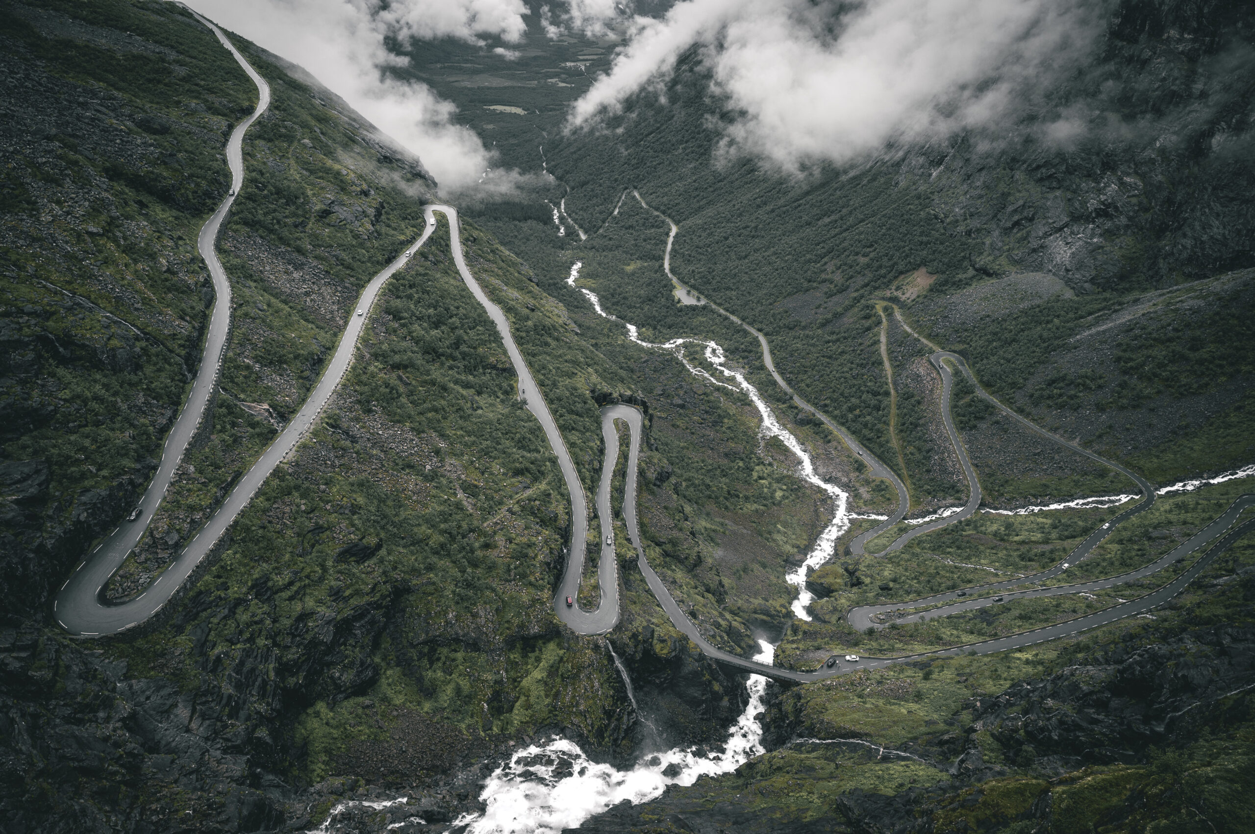Trollstigen, road trip sur la route des trolls en Norvège — free download