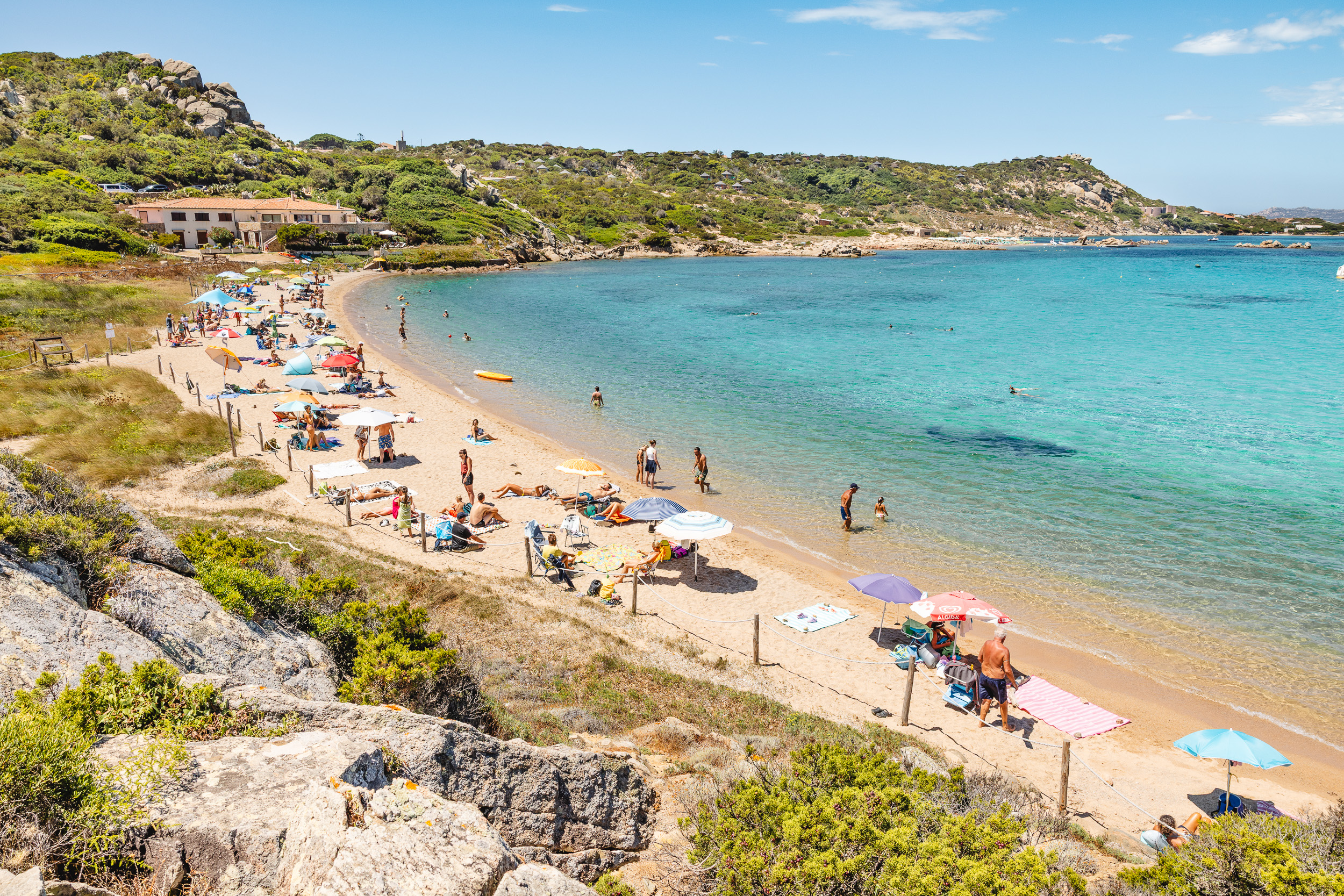 S'évader dans l'archipel Maddalena en Sardaigne 10 spiaggia monti arena iles maddalena sardaigne